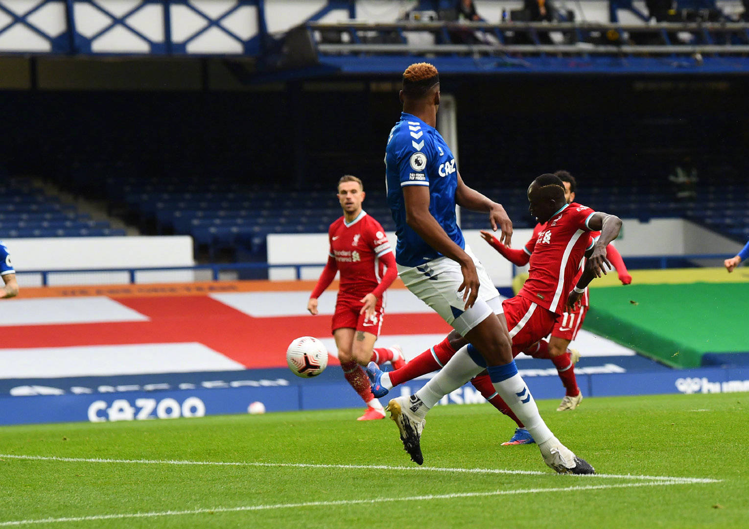 然在国际足 然在国际足